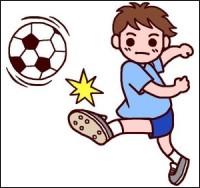 サッカーで左足でシュートをうっているイラスト